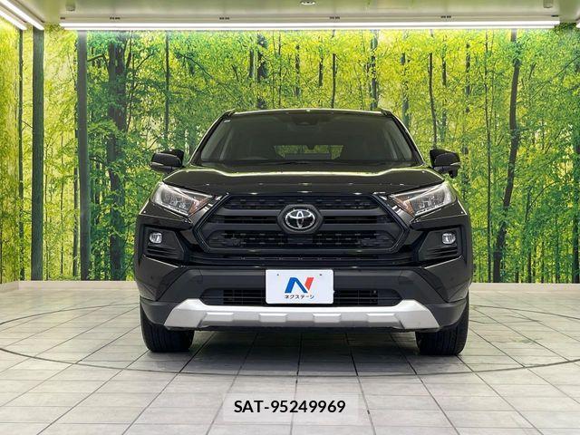 Toyota RAV4 2023-12 8745481-13