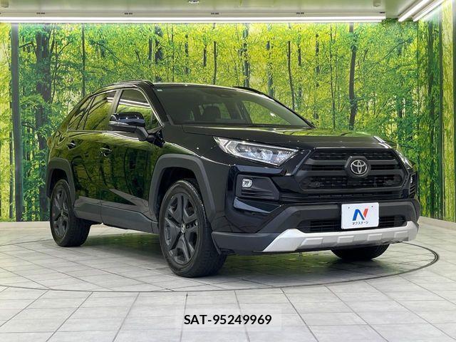 Toyota RAV4 2023-12 8745481-15