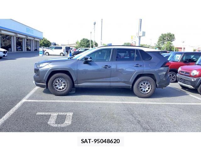 Toyota RAV4 2021-11 8745488-15