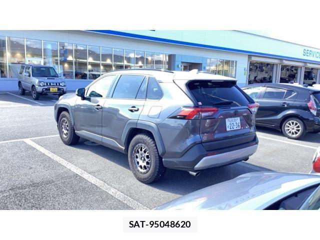 Toyota RAV4 2021-11 8745488-16