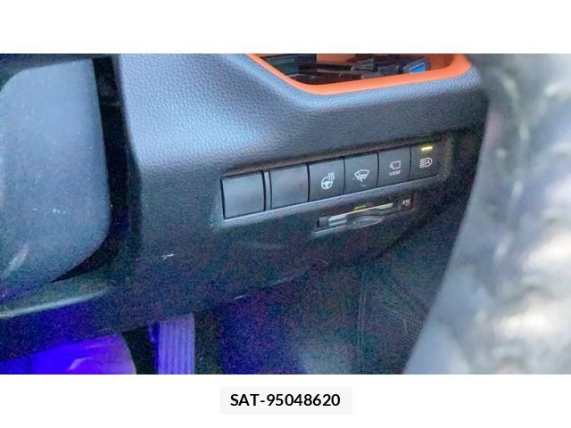Toyota RAV4 2021-11 8745488-3