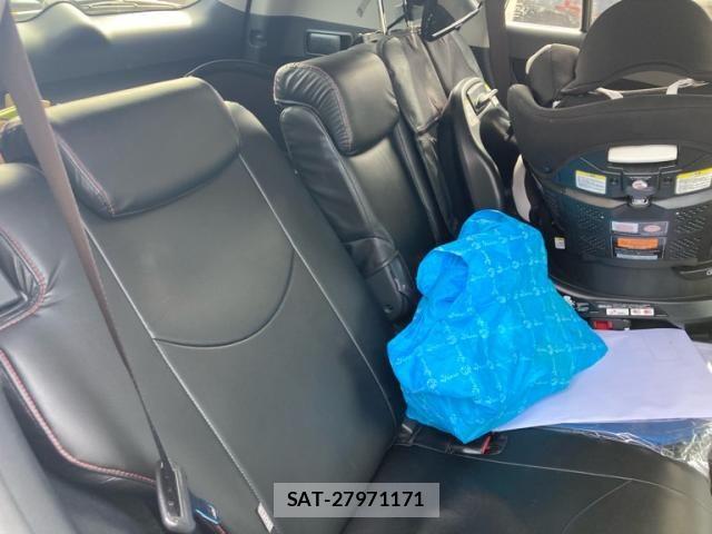 Toyota RAV4 2014-09 8745489-14