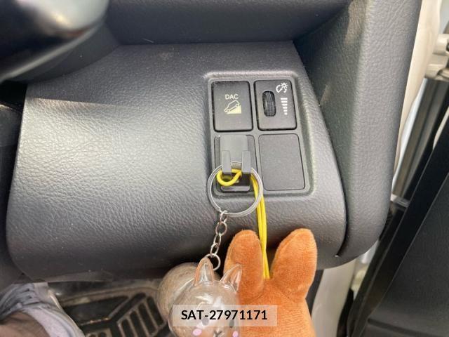 Toyota RAV4 2014-09 8745489-19