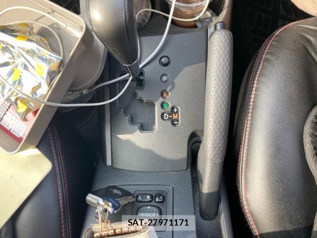 Toyota RAV4 2014-09 8745489-24