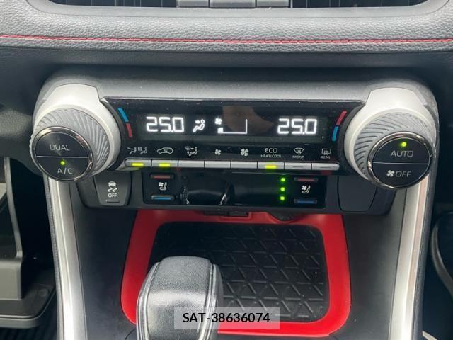 Toyota RAV4 2021-06 8745485-17