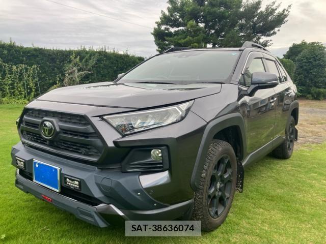 Toyota RAV4 2021-06 8745485-1