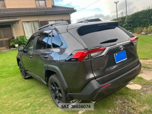 Toyota RAV4 2021-06 8745485-3