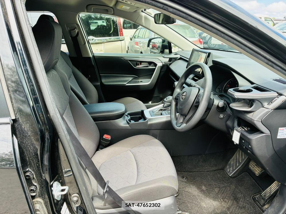 Toyota RAV4 2020-07 8231583-11
