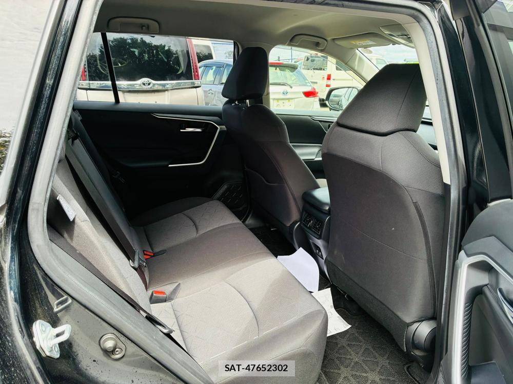Toyota RAV4 2020-07 8231583-8