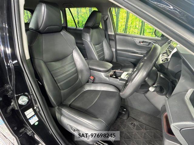 Toyota RAV4 2019-10 8781802-11