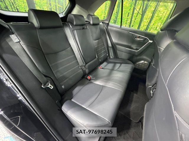 Toyota RAV4 2019-10 8781802-12