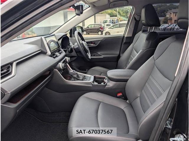 Toyota RAV4 2021-12 8781804-11