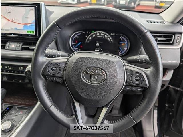 Toyota RAV4 2021-12 8781804-17