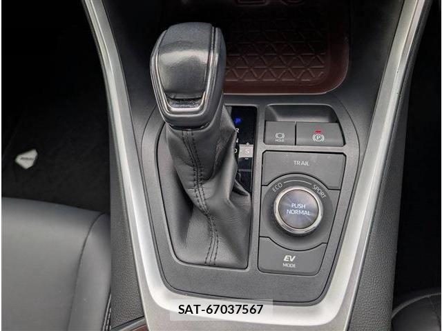 Toyota RAV4 2021-12 8781804-26