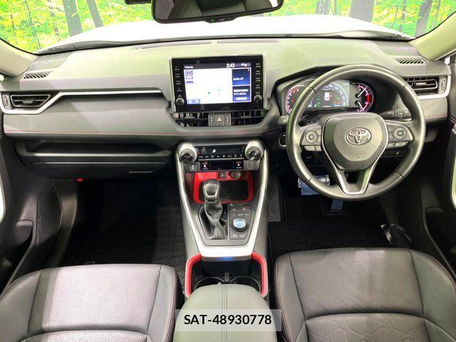 Toyota RAV4 2022-02 8781801-2