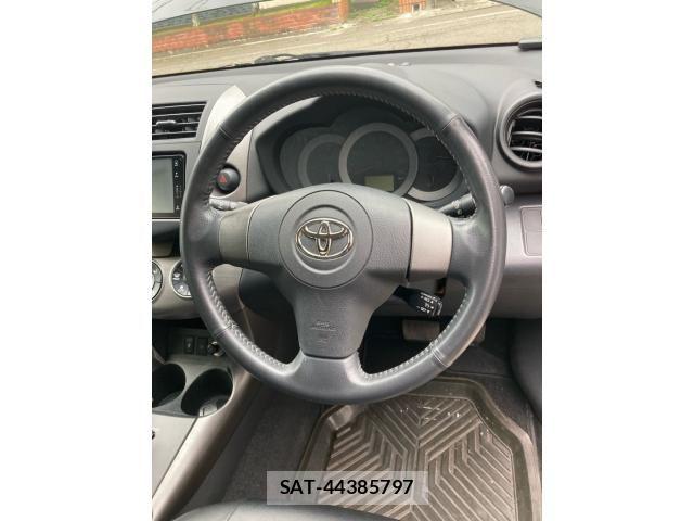 Toyota RAV4 2011-11 8781821-14