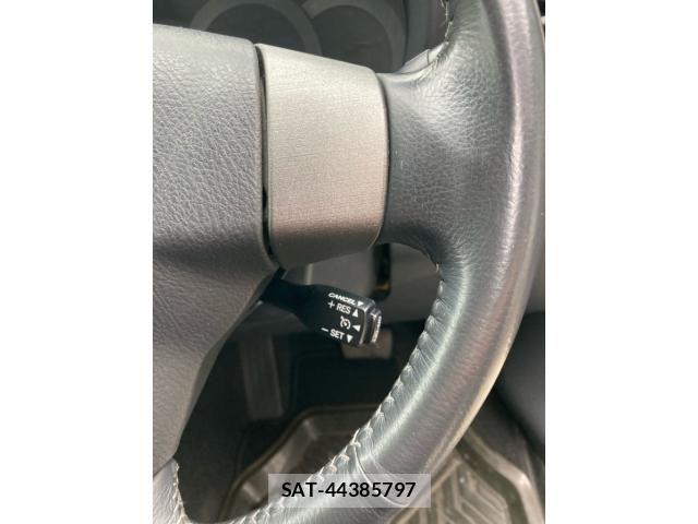 Toyota RAV4 2011-11 8781821-16