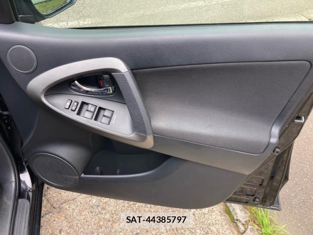 Toyota RAV4 2011-11 8781821-17