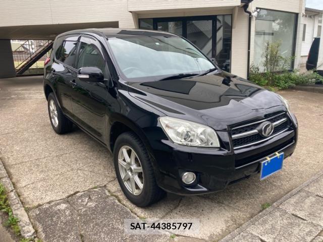 Toyota RAV4 2011-11 8781821-1
