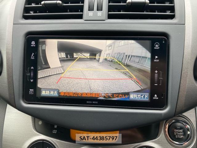 Toyota RAV4 2011-11 8781821-24
