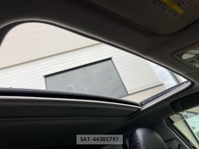 Toyota RAV4 2011-11 8781821-26