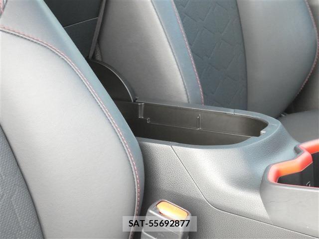 Toyota RAV4 2025-09 8781797-20