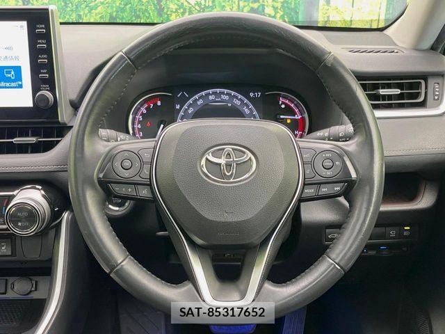 Toyota RAV4 2021-05 8781803-10