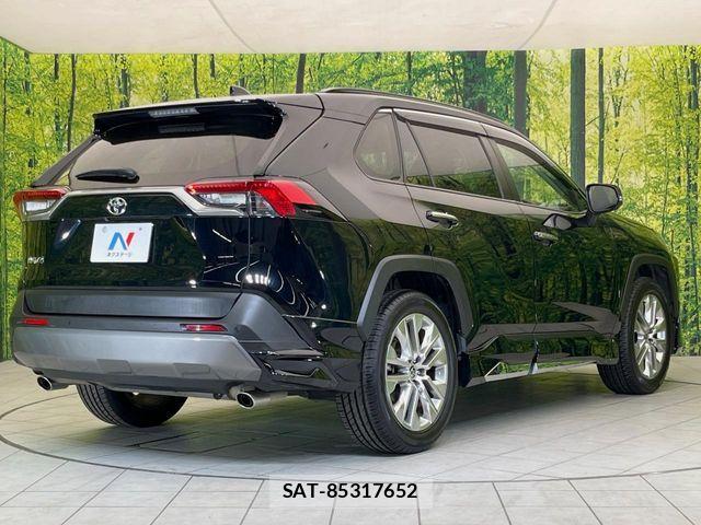 Toyota RAV4 2021-05 8781803-16