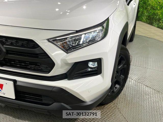 Toyota RAV4 2024-10 8781796-11