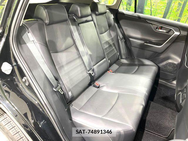 Toyota RAV4 2023-08 8781798-9