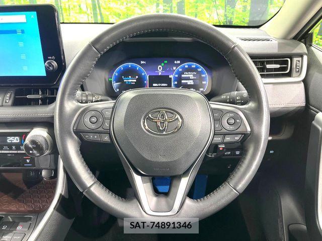 Toyota RAV4 2023-08 8781798-11