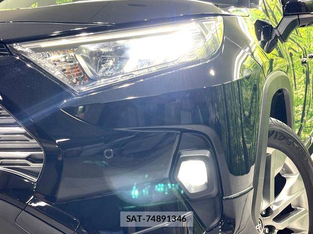 Toyota RAV4 2023-08 8781798-12