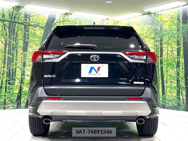 Toyota RAV4 2023-08 8781798-15