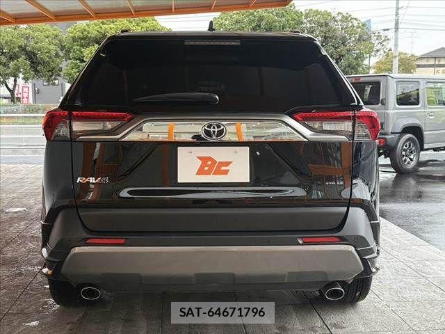 Toyota RAV4 2019-12 8781812-13