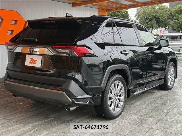 Toyota RAV4 2019-12 8781812-14