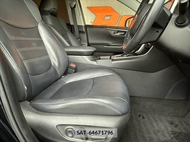 Toyota RAV4 2019-12 8781812-15