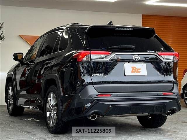 Toyota RAV4 2025-03 8797292-12