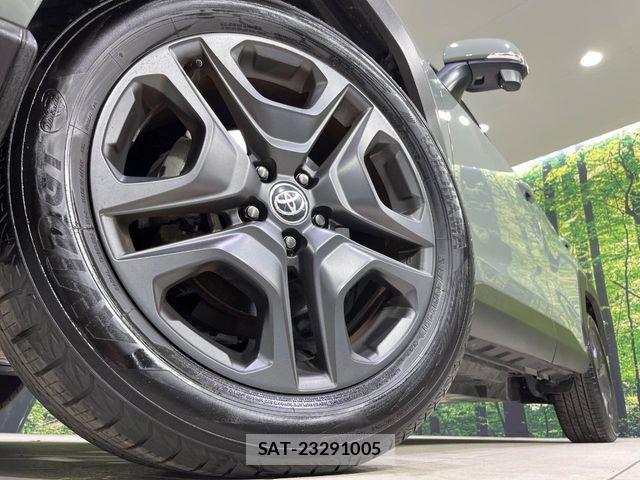 Toyota RAV4 2023-03 8797294-15