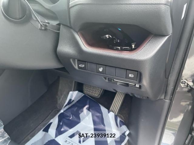 Toyota RAV4 2019-05 8831278-12