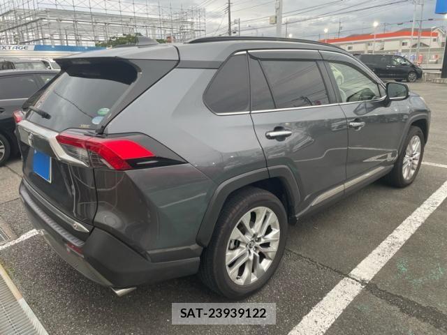Toyota RAV4 2019-05 8831278-3