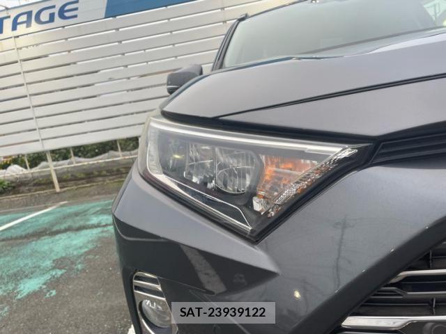 Toyota RAV4 2019-05 8831278-6