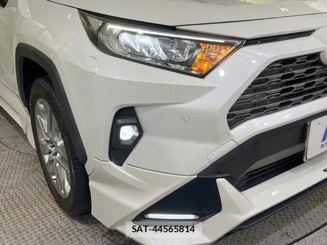 Toyota RAV4 2022-07 8831275-11