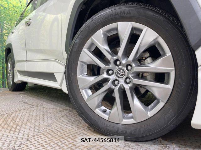 Toyota RAV4 2022-07 8831275-12