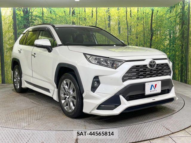 Toyota RAV4 2022-07 8831275-15