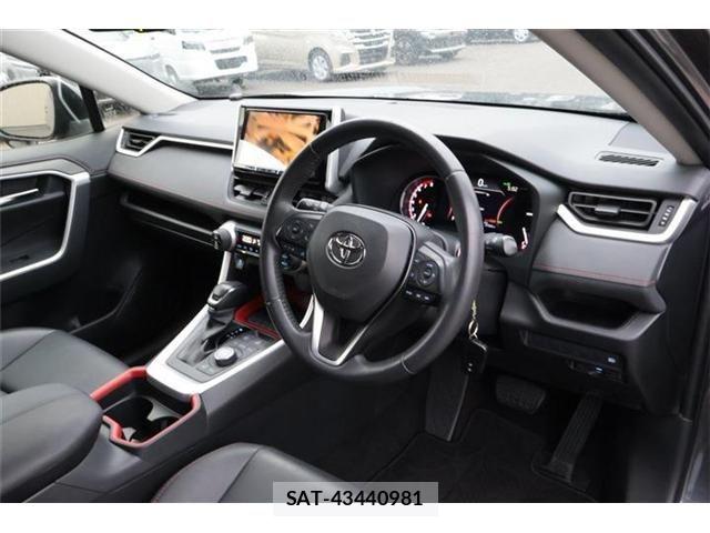 Toyota RAV4 2021-03 8831274-9