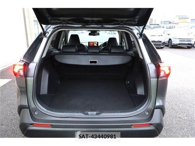 Toyota RAV4 2021-03 8831274-12