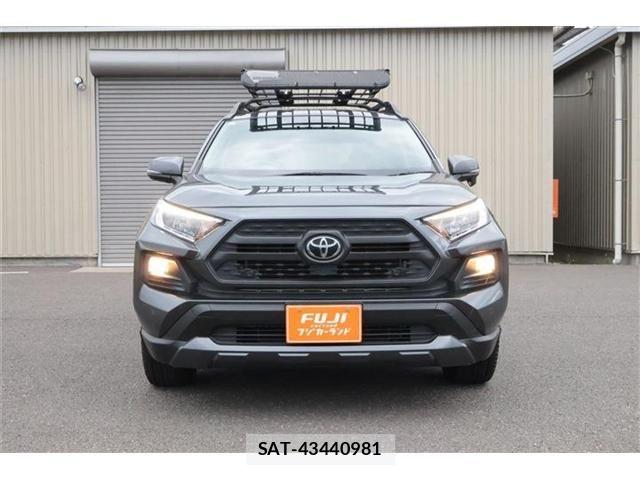 Toyota RAV4 2021-03 8831274-16