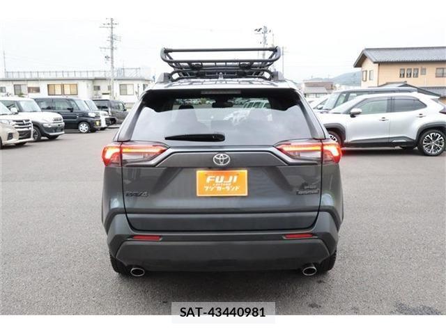 Toyota RAV4 2021-03 8831274-17