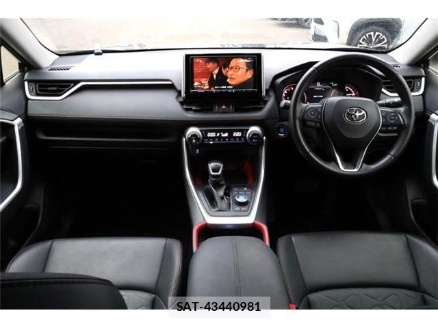 Toyota RAV4 2021-03 8831274-1