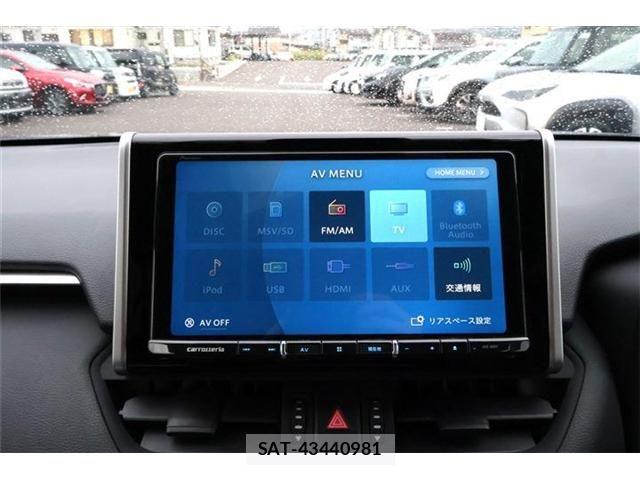 Toyota RAV4 2021-03 8831274-28